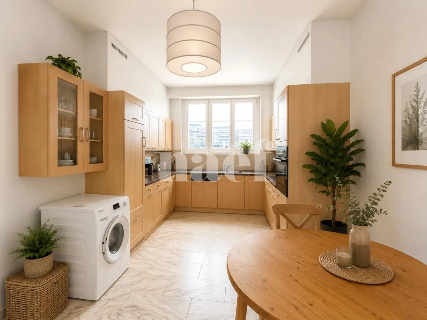 In centro città - Bell'appartamento di 5 locali, ca. 125m2 al 1° piano con balcone - Foto 2 di 8