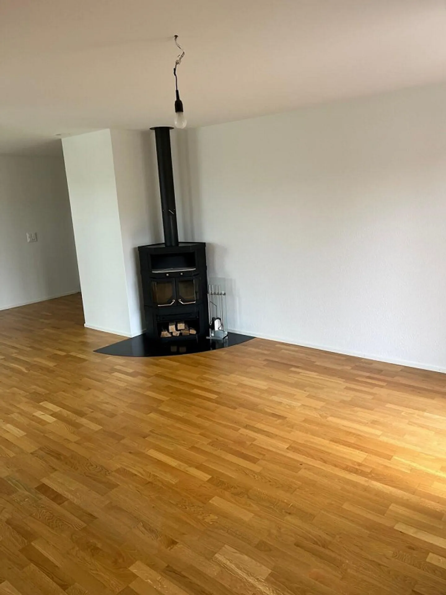 Charming 3.5-room apartment in Niedermuhlern! - Photo 2 of 9