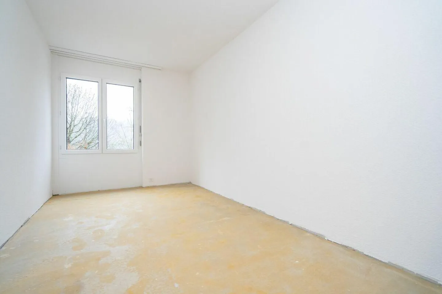 3.5-room apartment with garden seating area and parking space - Photo 5 of 12