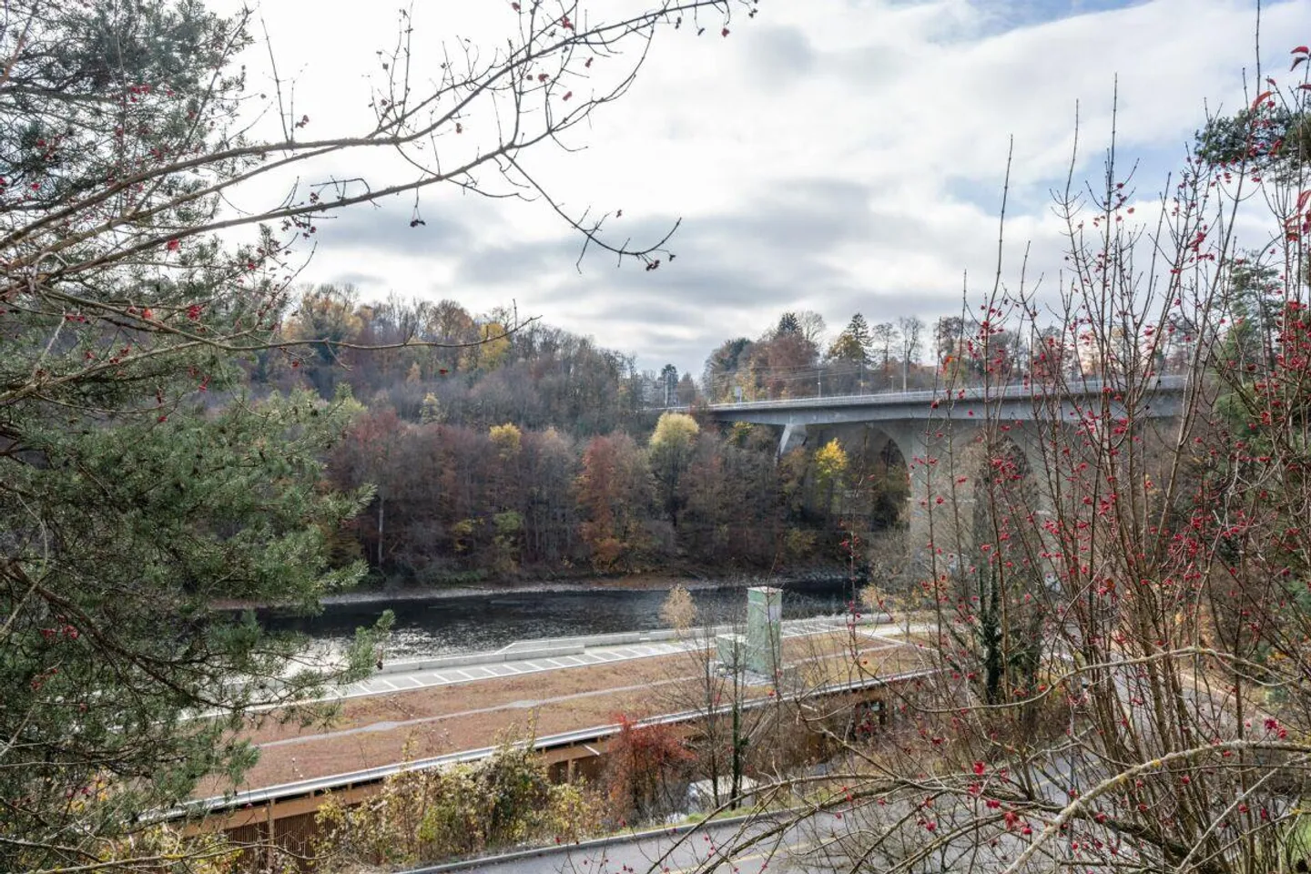 3.5-room apartment with garden seating area and parking space - Photo 10 of 12