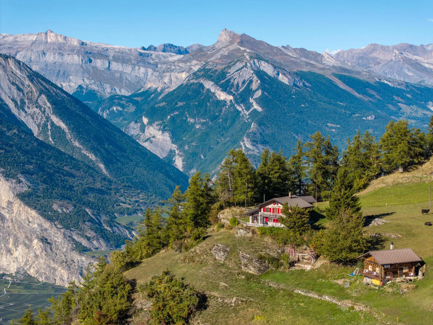 Superbe chalet en bois et pierre situé sur un emplacement d'exception - Photo 2 sur 19