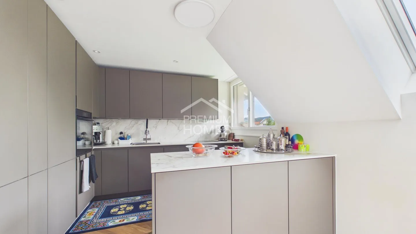 Modern Attic Apartment in Rifferswil - Photo 3 of 12