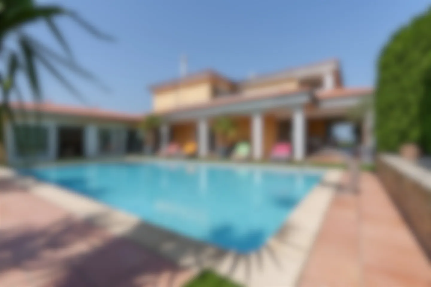 Prestige house with spacious rooms, garden, pool and outbuilding - Photo 1 of 1