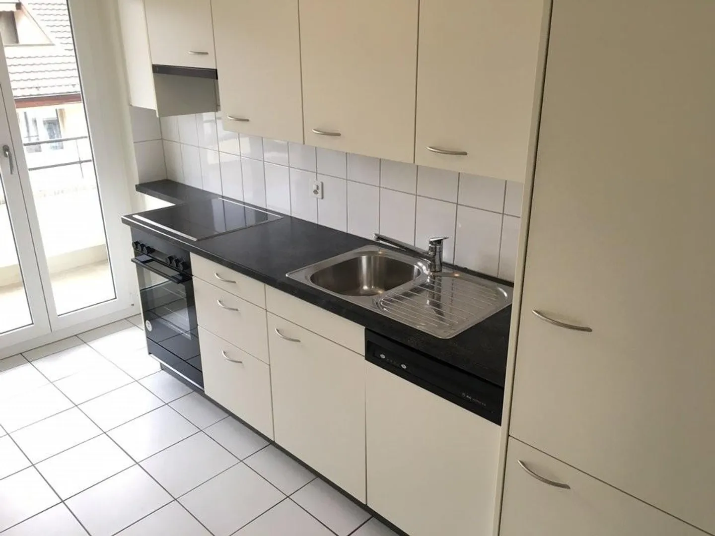 Charmant appartement 3 pièces - Photo 2 sur 11