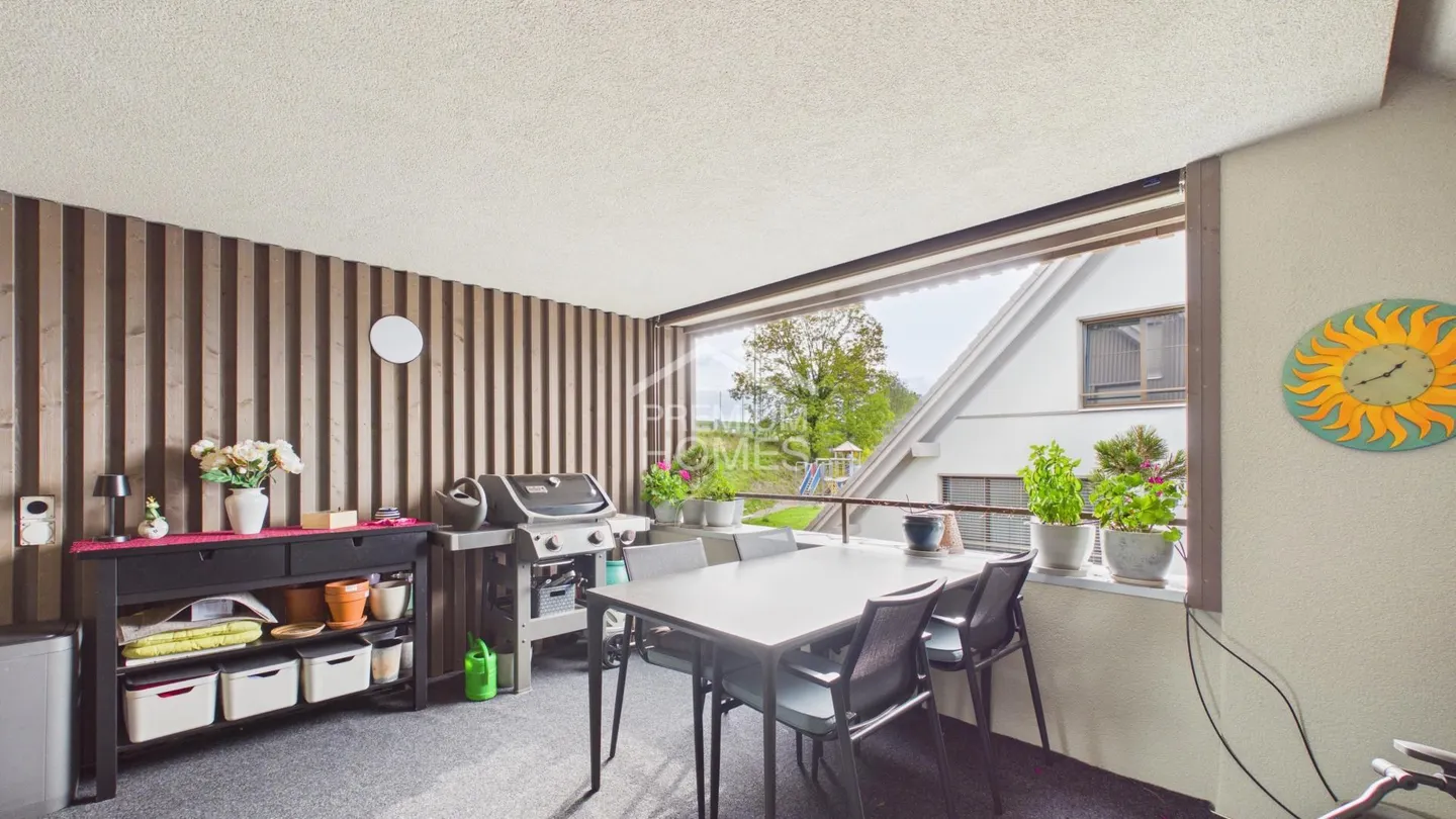 Modern Attic Apartment in Rifferswil - Photo 10 of 12