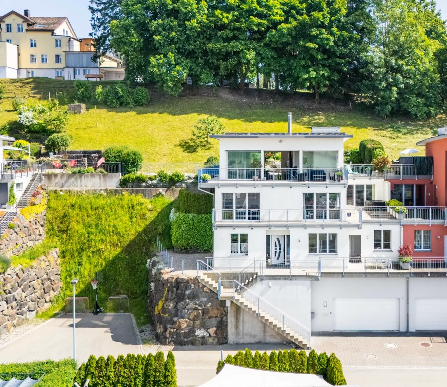 Einmaliges Einfamilienhaus mit zusätzlichem 1.5 Zimmer Studio - Foto 2 von 15