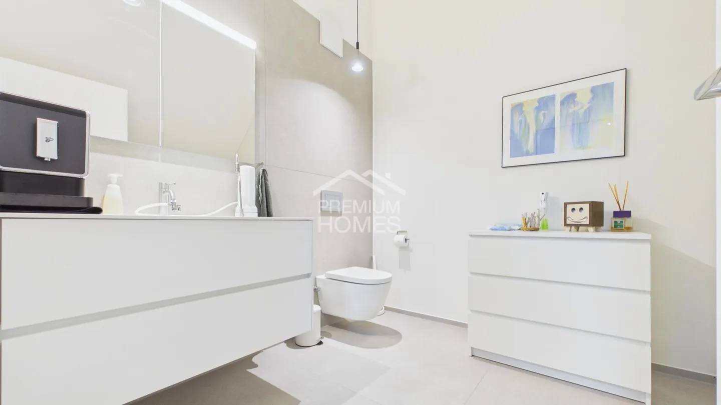 Modern Attic Apartment in Rifferswil - Photo 8 of 12