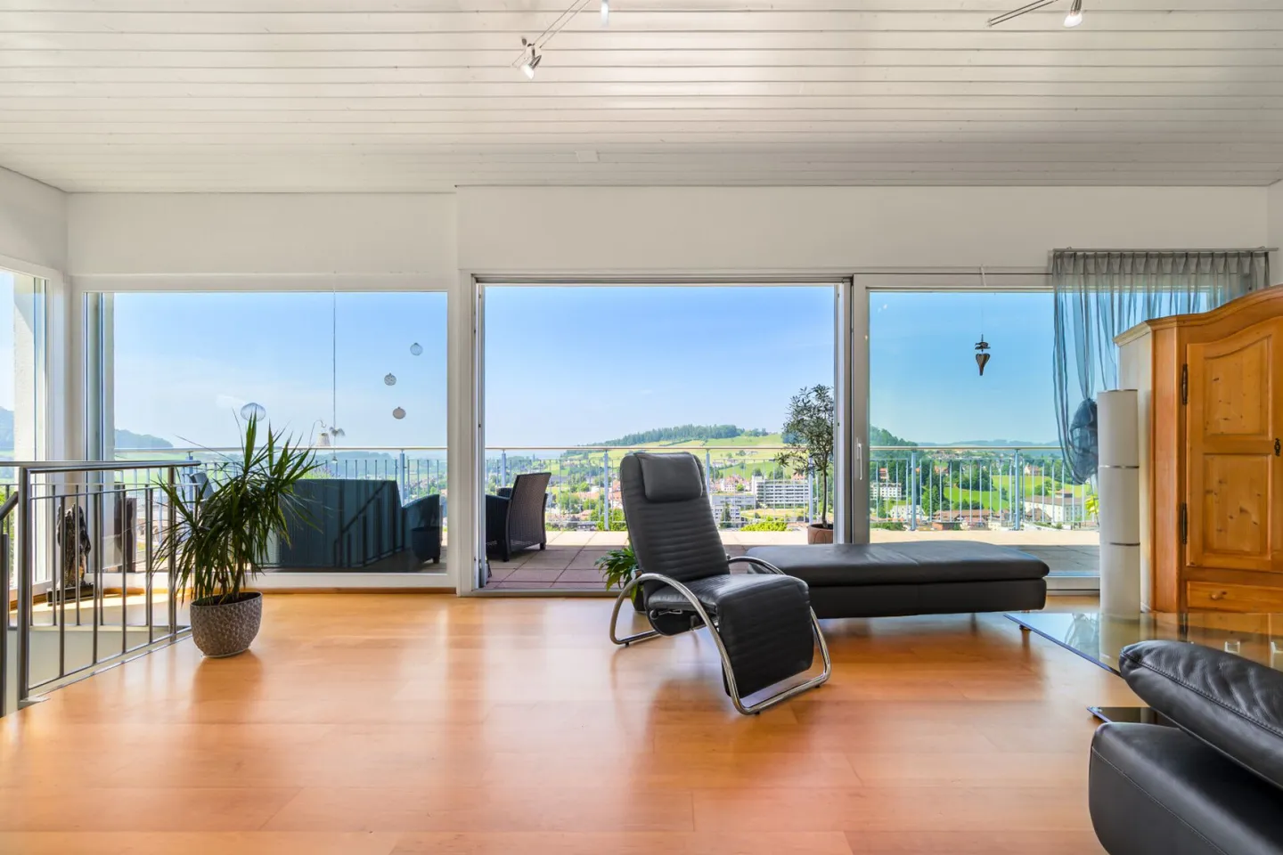 Einmaliges Einfamilienhaus mit zusätzlichem 1.5 Zimmer Studio - Foto 4 von 15