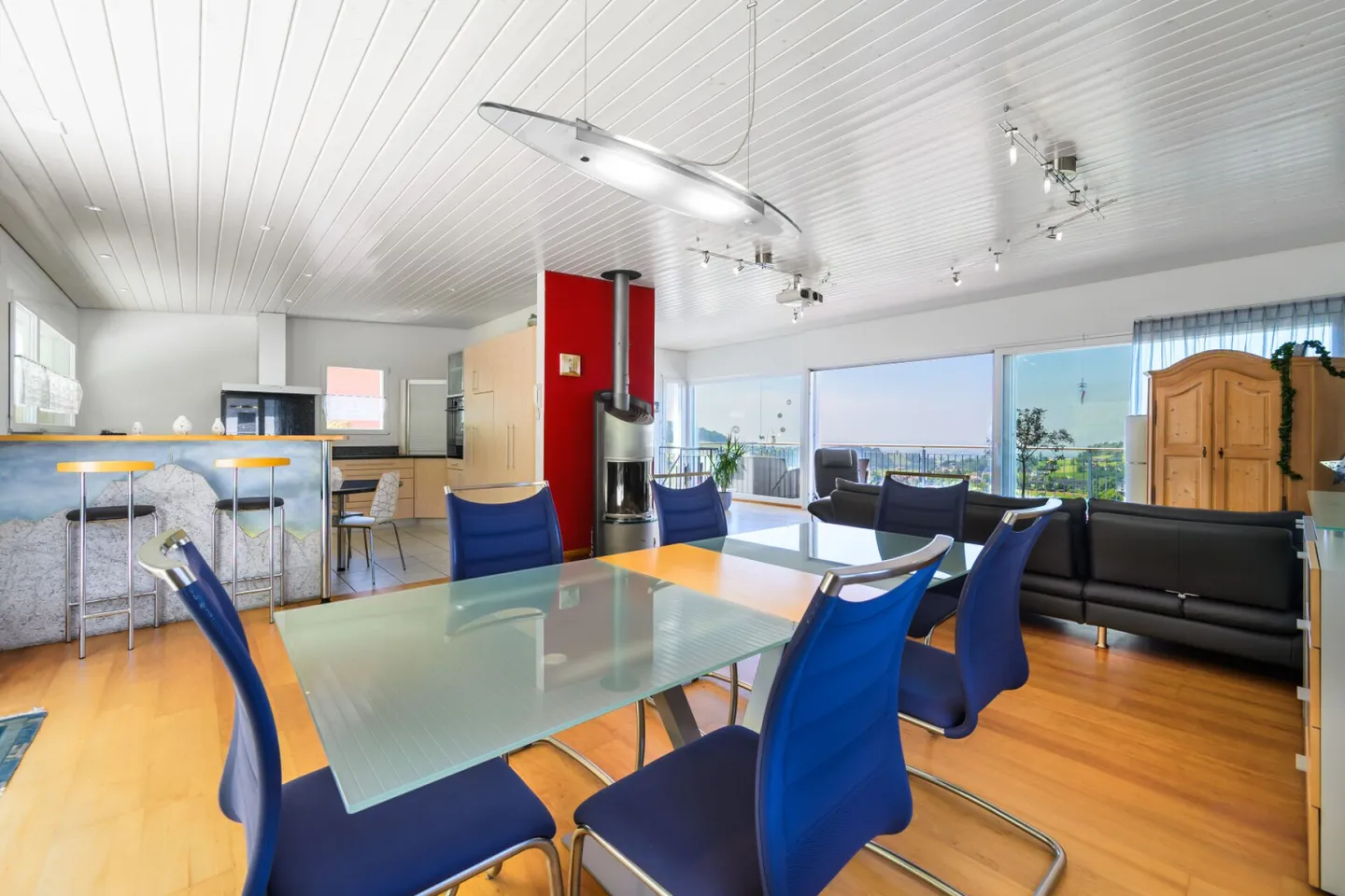 Einmaliges Einfamilienhaus mit zusätzlichem 1.5 Zimmer Studio - Foto 5 von 15