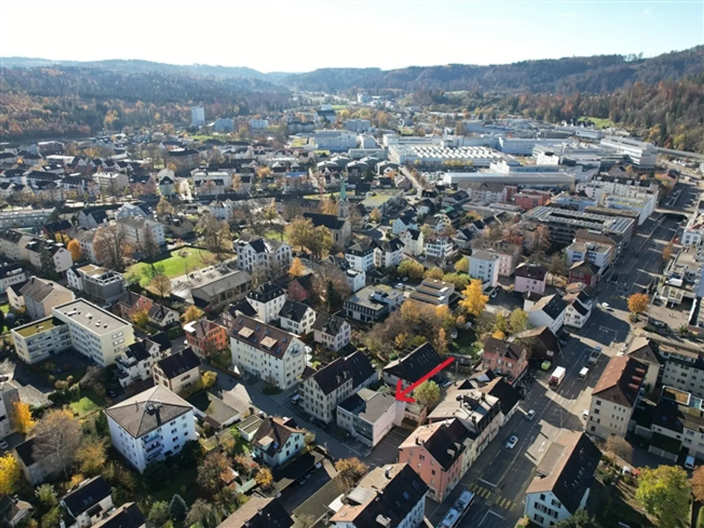 Versatile commercial property in a central location - Photo 6 of 12