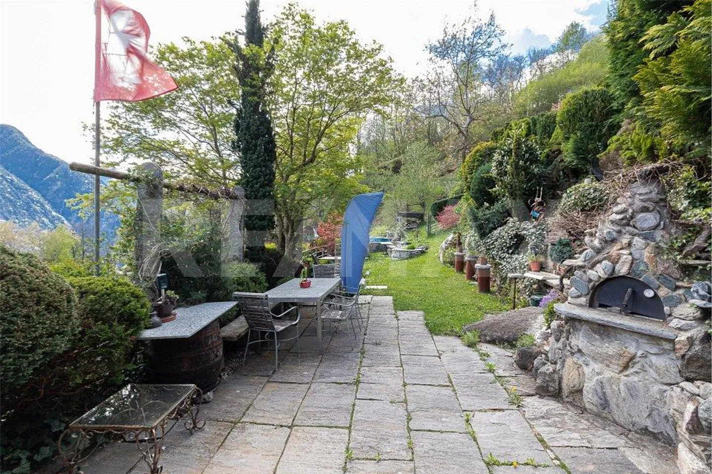 Rustic with a view of the valley - Photo 12 of 13