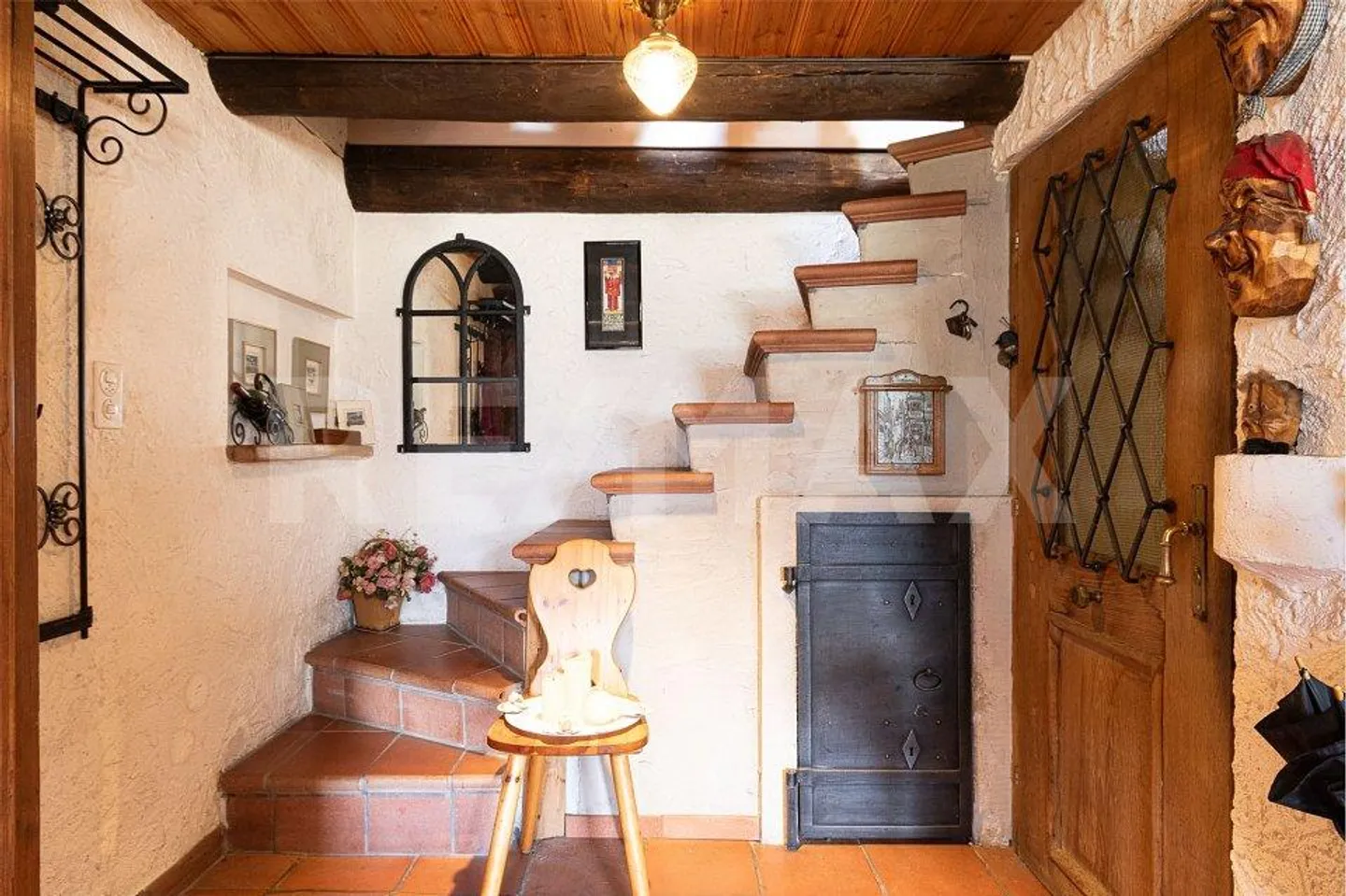 Rustic with a view of the valley - Photo 7 of 13