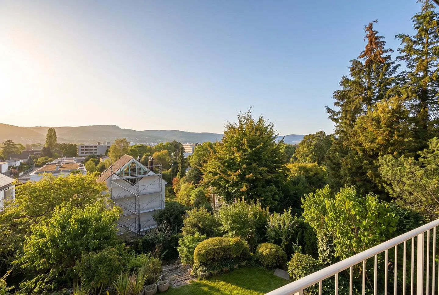 Familienhaus mit atemberaubender Aussicht - Foto 2 von 12