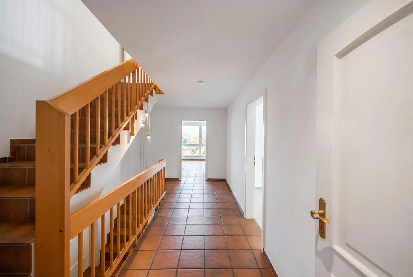 Familienhaus mit atemberaubender Aussicht - Foto 4 von 12