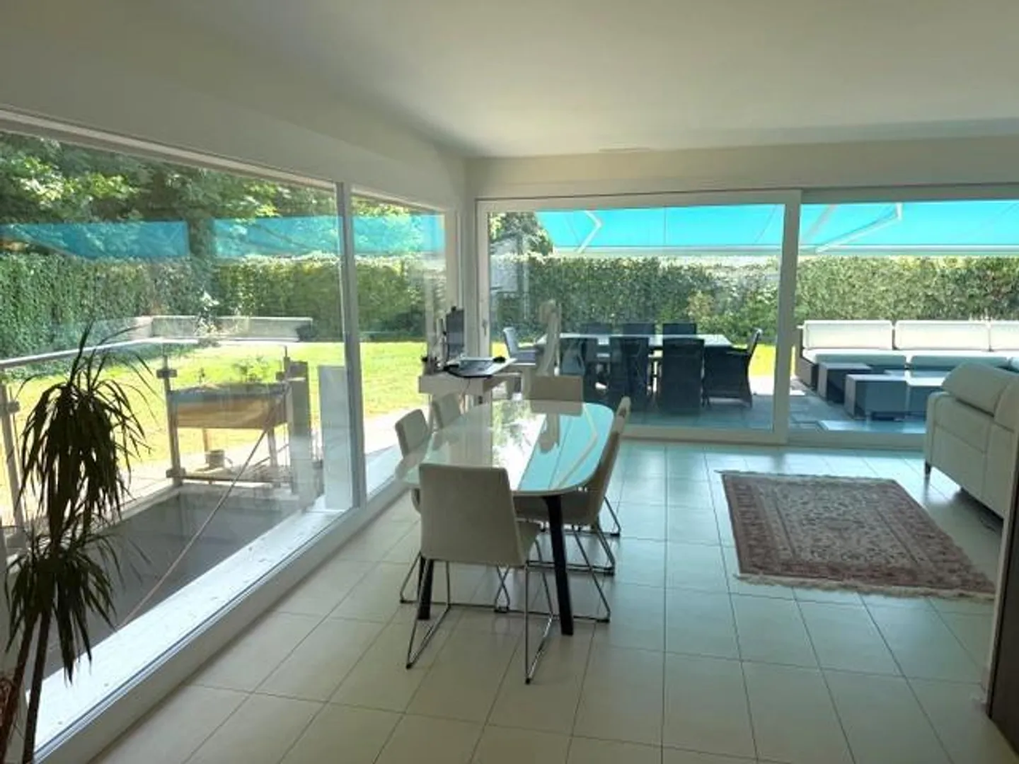 Bella villa bifamiliare con giardino - Foto 3 di 8