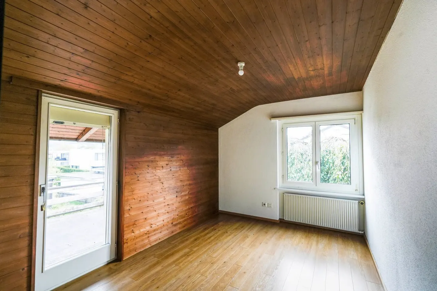 Charmante maison individuelle de 4,5 pièces dans un emplacement calme - Photo 7 sur 15