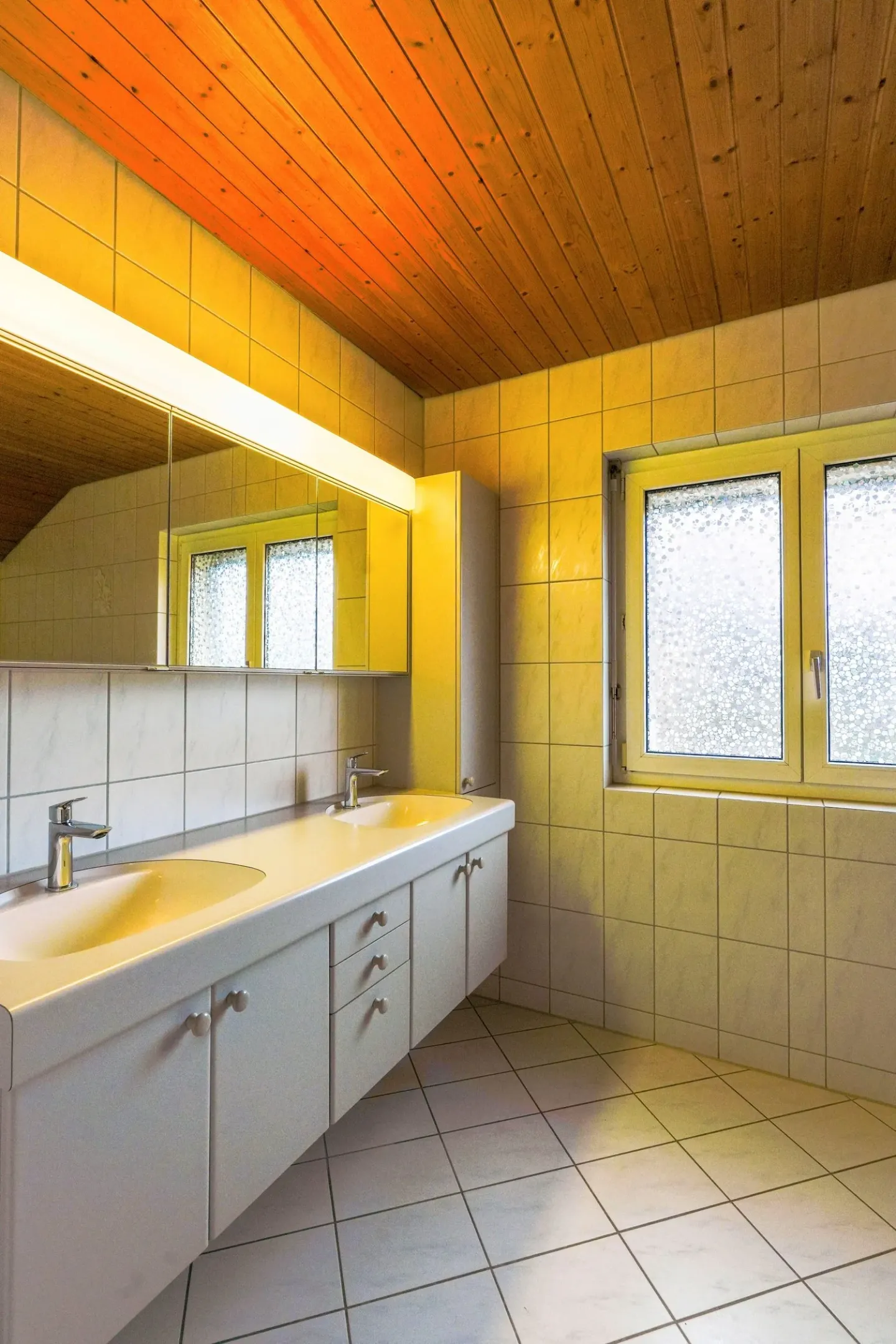 Charmante maison individuelle de 4,5 pièces dans un emplacement calme - Photo 9 sur 15