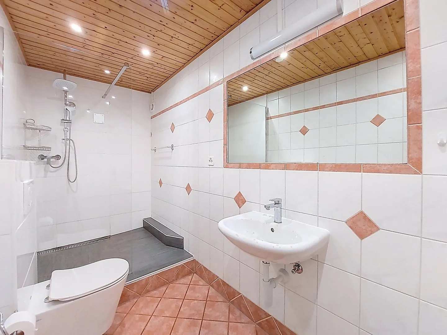 House with 6.5 rooms and lake view as well as terraces - Photo 10 of 15