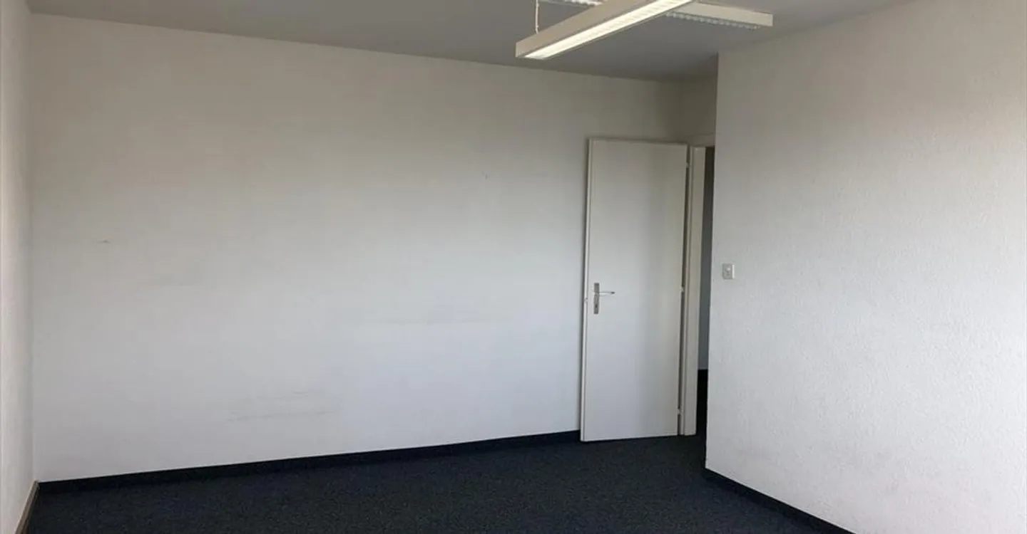 Spazio ufficio in affitto - Foto 3 di 17