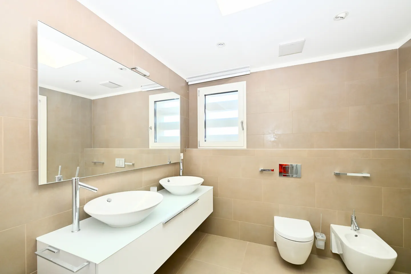 Appartamento moderno con vista lago - Foto 12 di 16