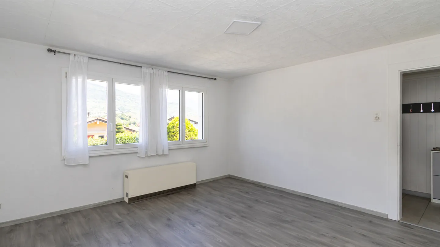 A VENDRE MAISON DE CHARME 4.5 PCES A GRONE - Photo 7 sur 13