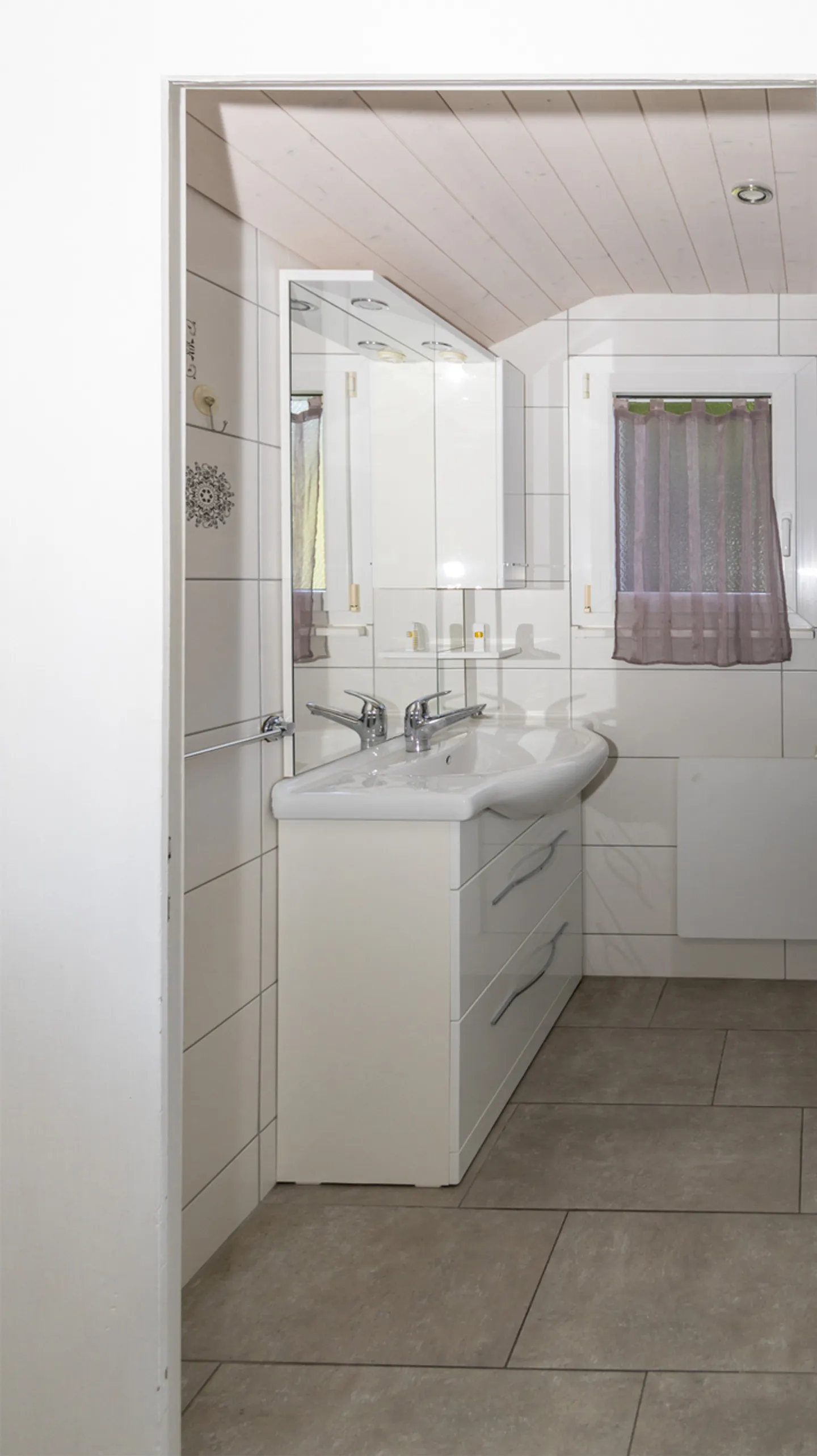 A VENDRE MAISON DE CHARME 4.5 PCES A GRONE - Photo 10 sur 13