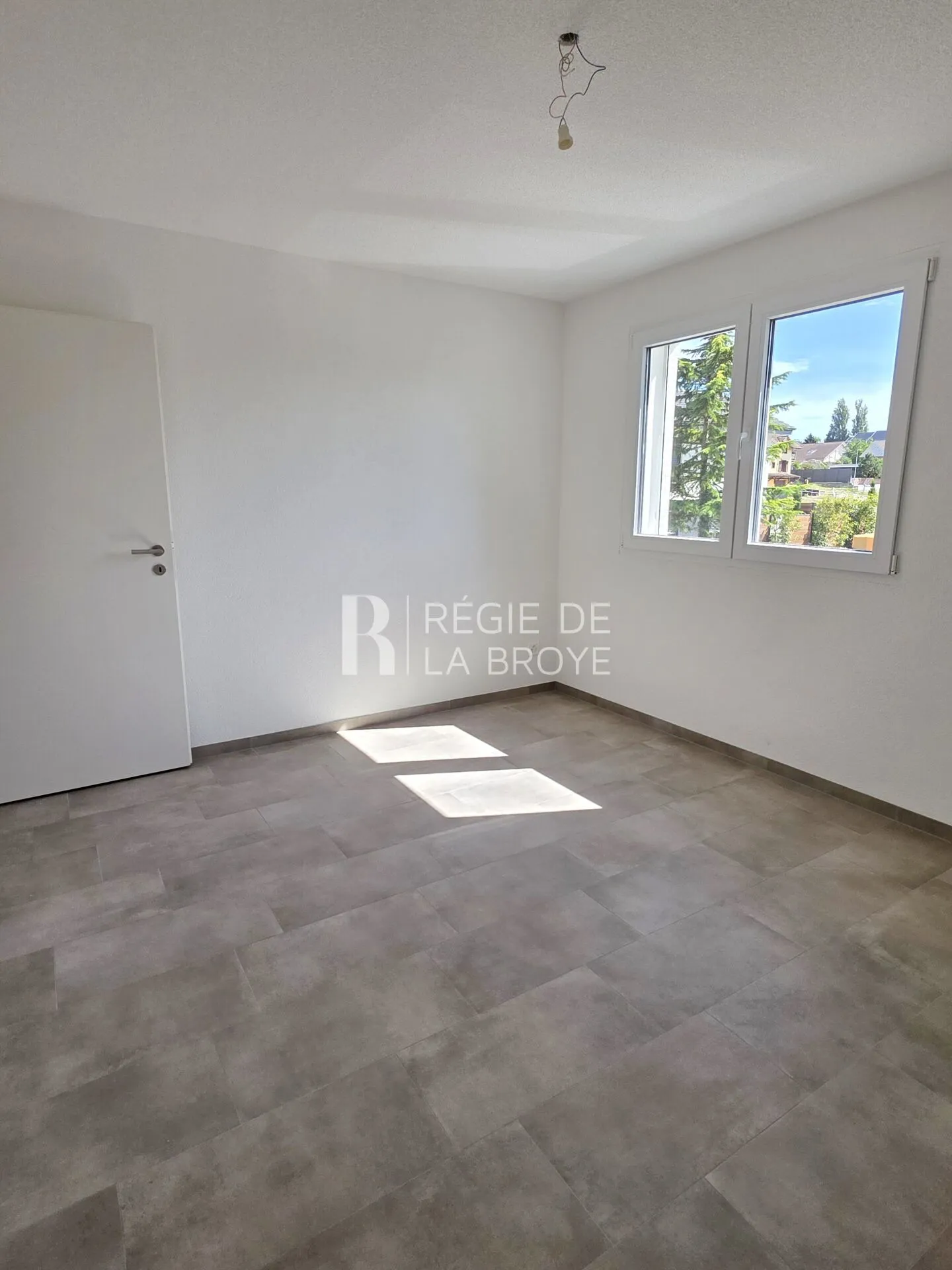 4,5-Zimmer-Wohnung mit großem Balkon in Chabrey - Foto 6 von 9