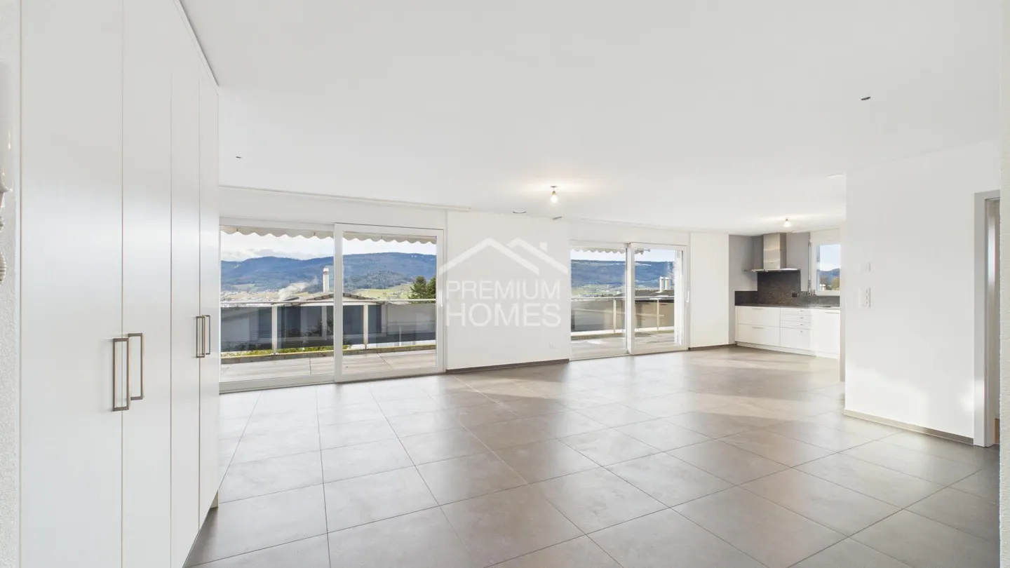 Penthouse mit atemberaubendem Blick auf Delémont und die Berge - Foto 1 von 9