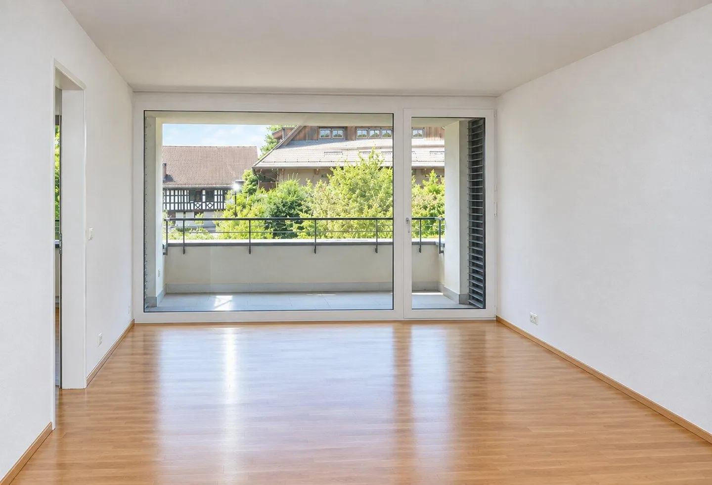 Cozy 2.5-room apartment for rent in Mettmenstetten - Photo 3 of 7
