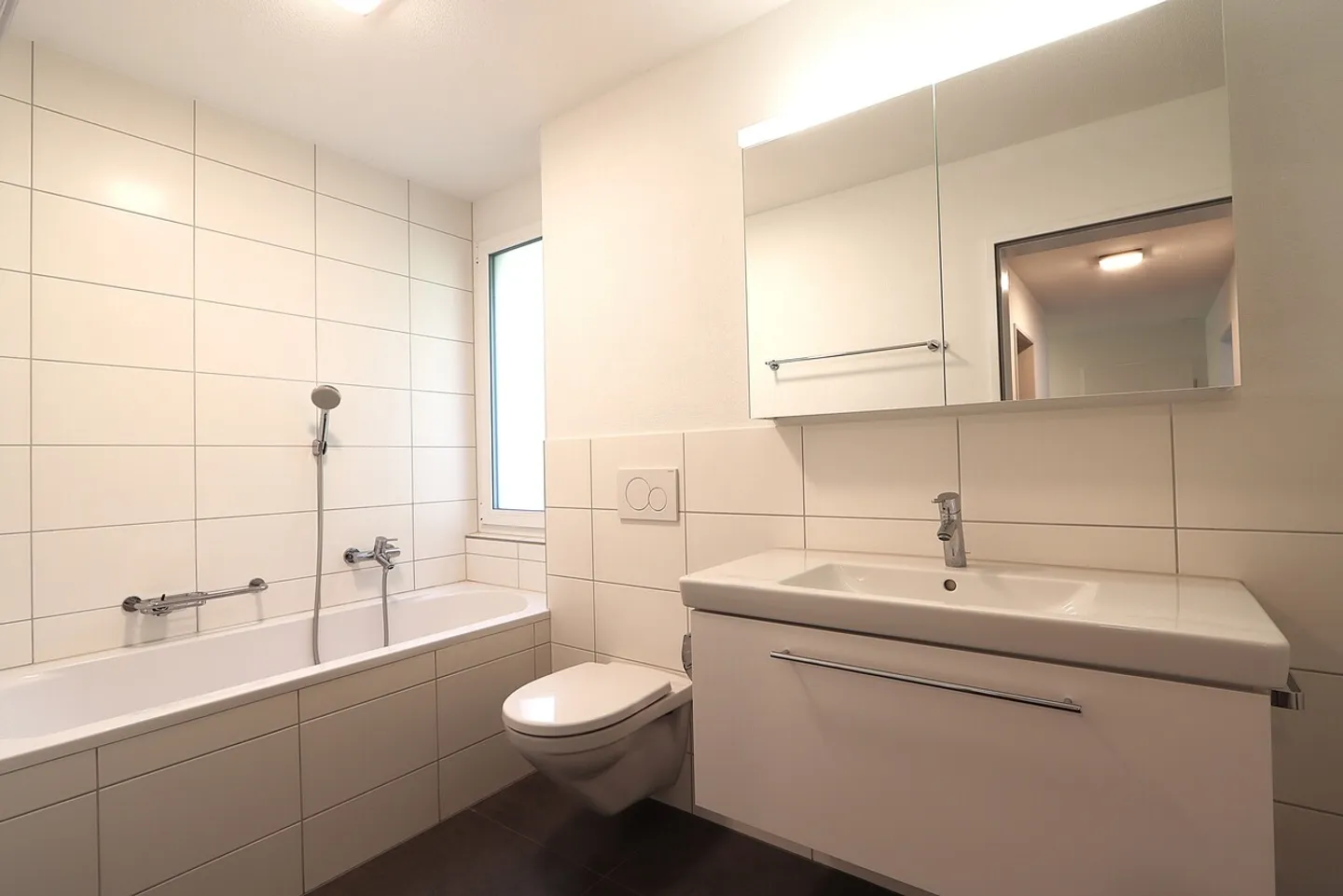 Modern 3.5-room apartment in beautiful surroundings - Photo 3 of 10