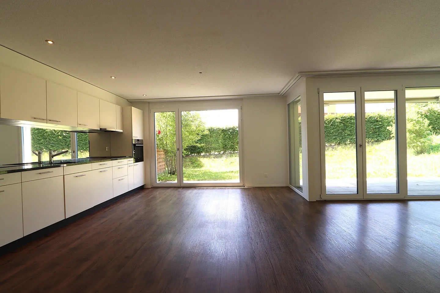 Modern 3.5-room apartment in beautiful surroundings - Photo 5 of 10