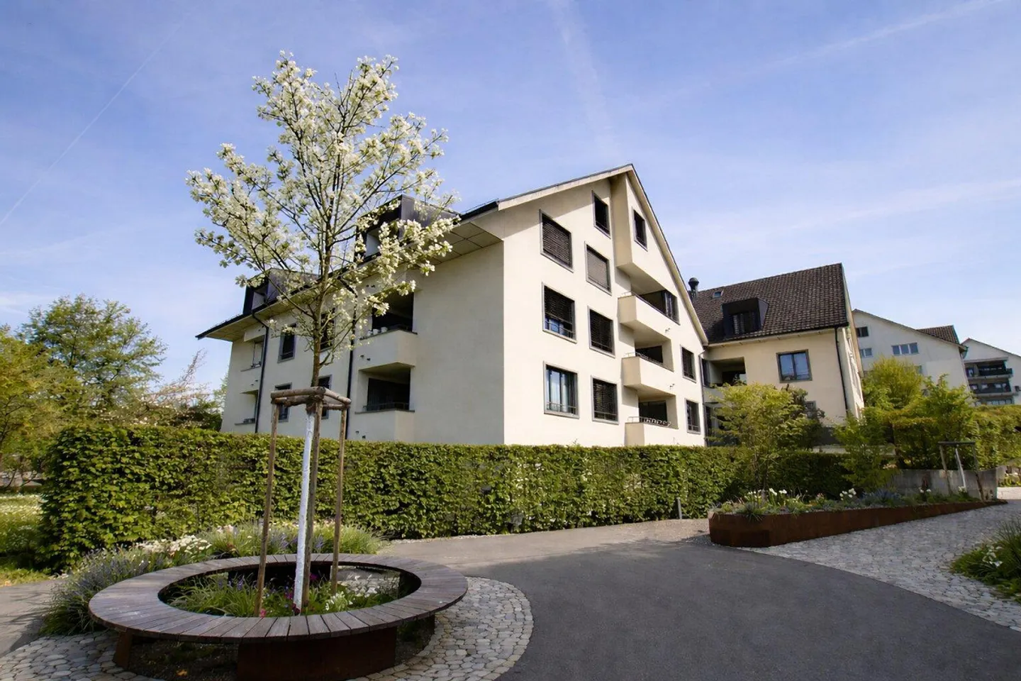 Cozy 2.5-room apartment for rent in Mettmenstetten - Photo 1 of 7