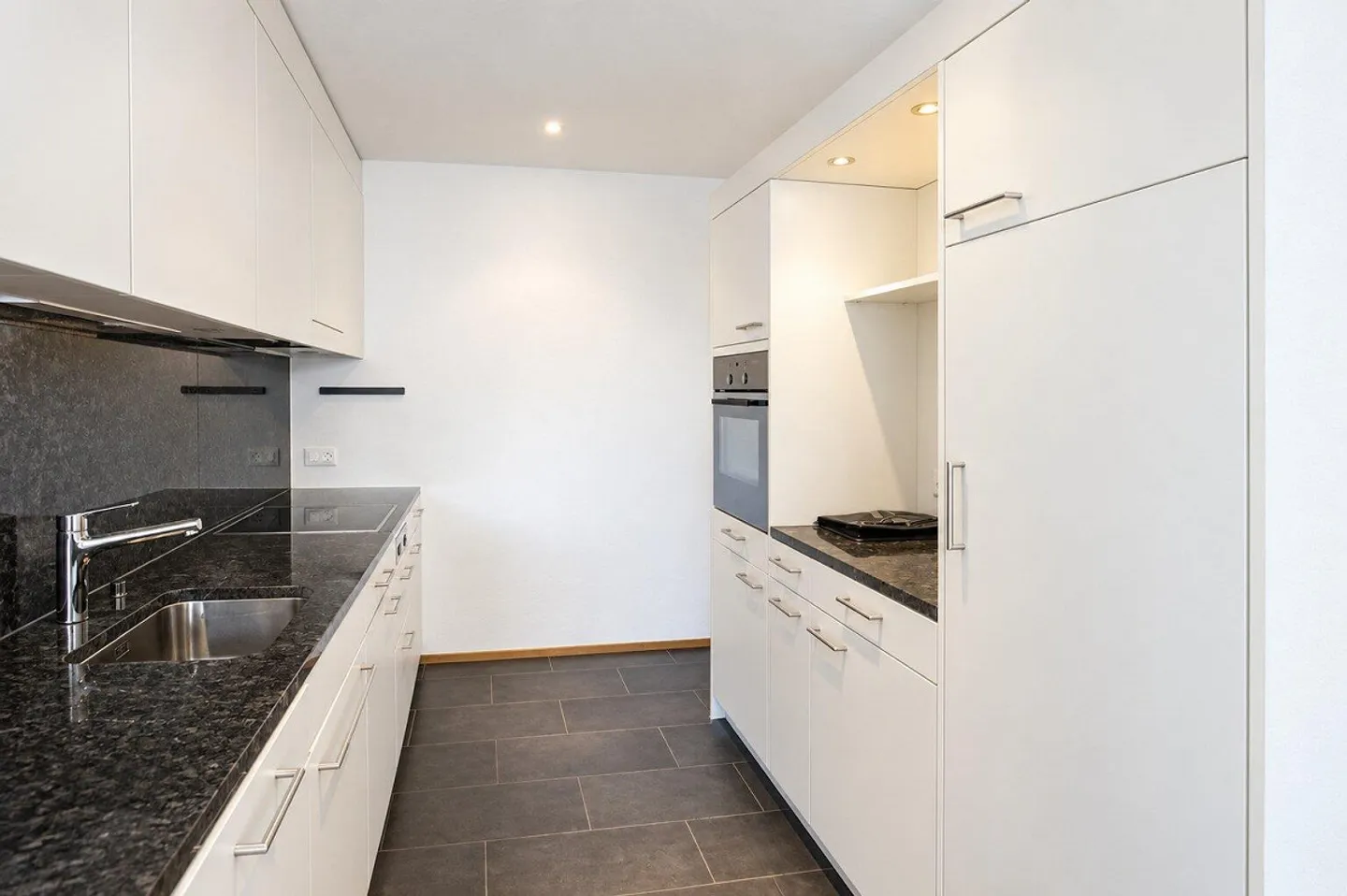 Cozy 2.5-room apartment for rent in Mettmenstetten - Photo 2 of 7
