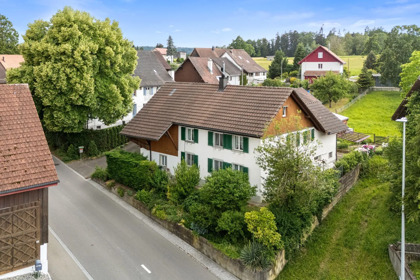 Une maison avec cœur, histoire et opportunités - Photo 1 sur 15