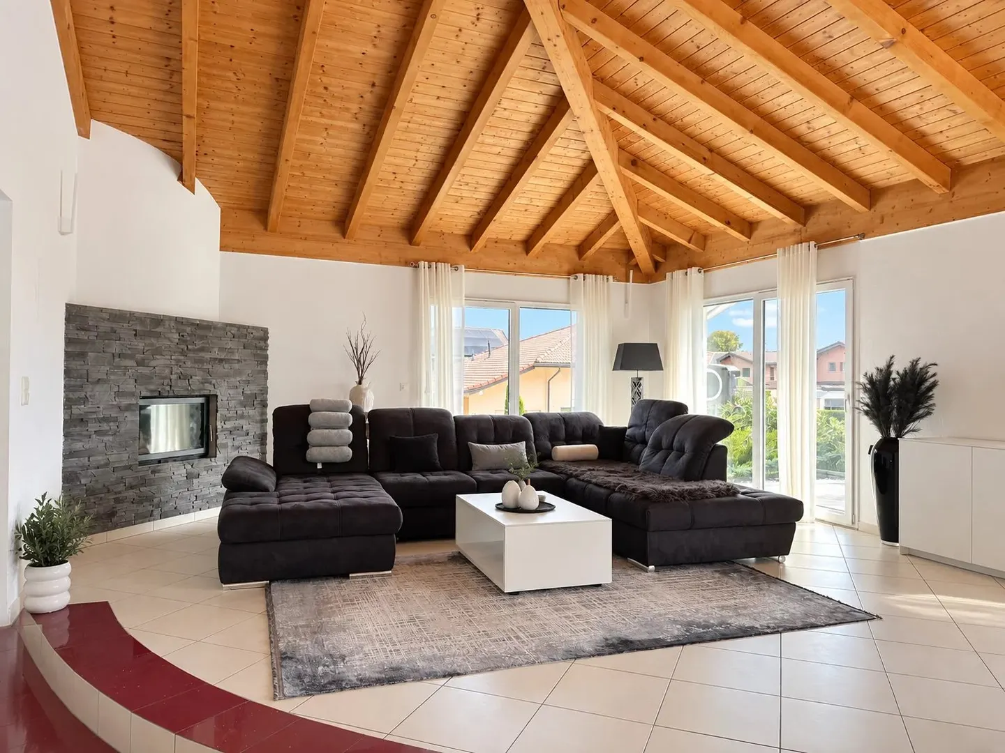 Renovierte Einzelvilla in Collombey-Muraz; Terrasse von über 100 m² und großer Garten - Foto 9 von 34