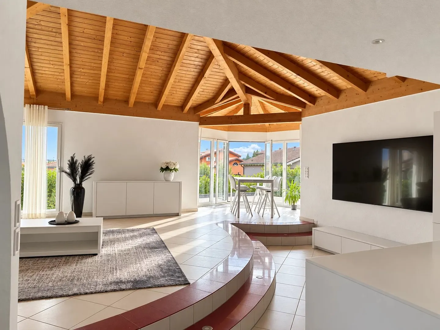 Renovierte Einzelvilla in Collombey-Muraz; Terrasse von über 100 m² und großer Garten - Foto 7 von 34