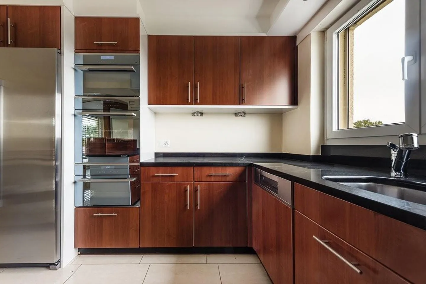 Appartamento in una posizione tranquilla e centrale! - Foto 3 di 12