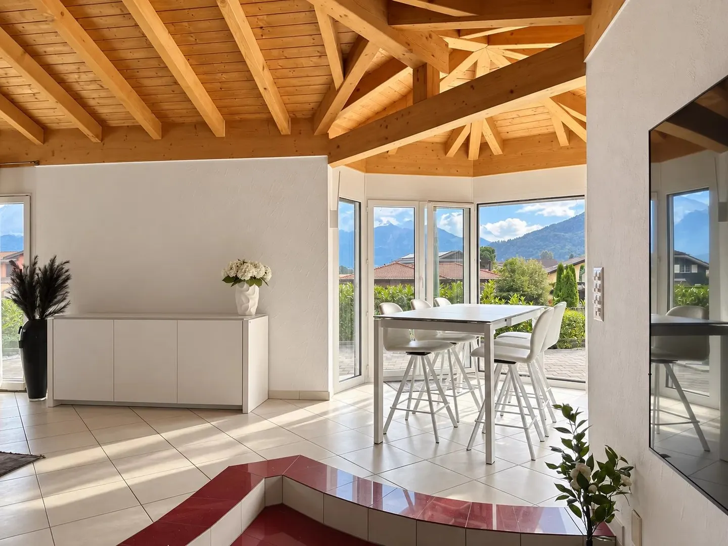 Renovierte Einzelvilla in Collombey-Muraz; Terrasse von über 100 m² und großer Garten - Foto 10 von 34