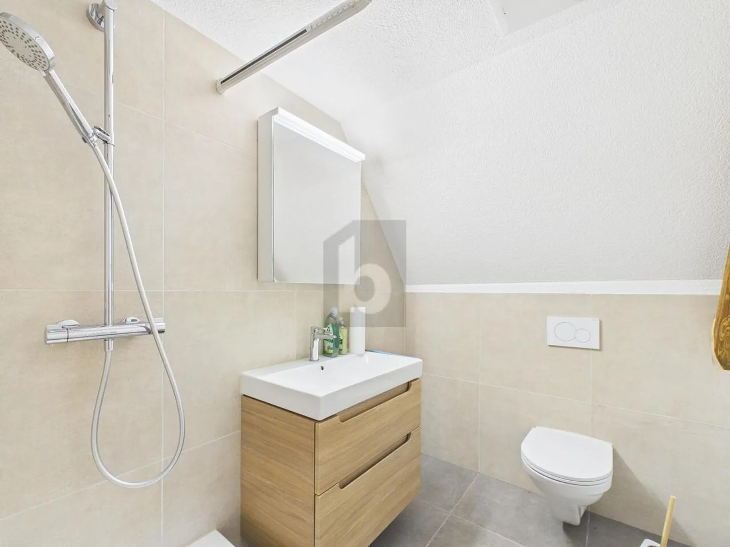 HIGH-QUALITY COMPLETELY RENOVATED - Photo 4 of 6