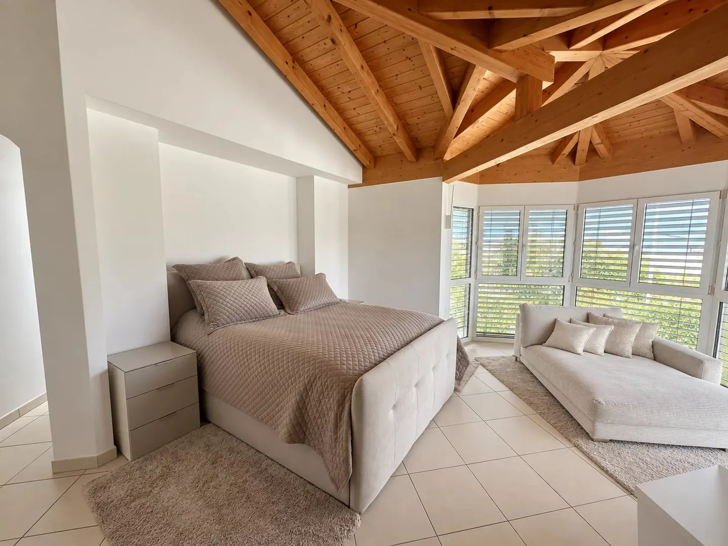 Renovierte Einzelvilla in Collombey-Muraz; Terrasse von über 100 m² und großer Garten - Foto 12 von 34