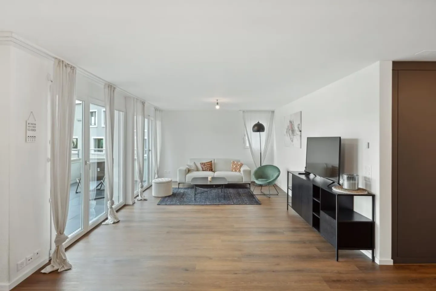 Appartamento attico di 4,5 stanze con grande terrazza e balcone - Foto 2 di 7