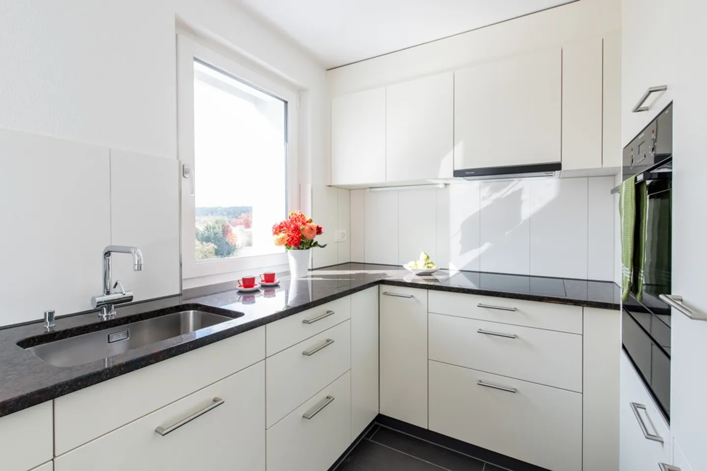 Appartement lumineux dans un quartier résidentiel verdoyant vous attend - Photo 3 sur 10