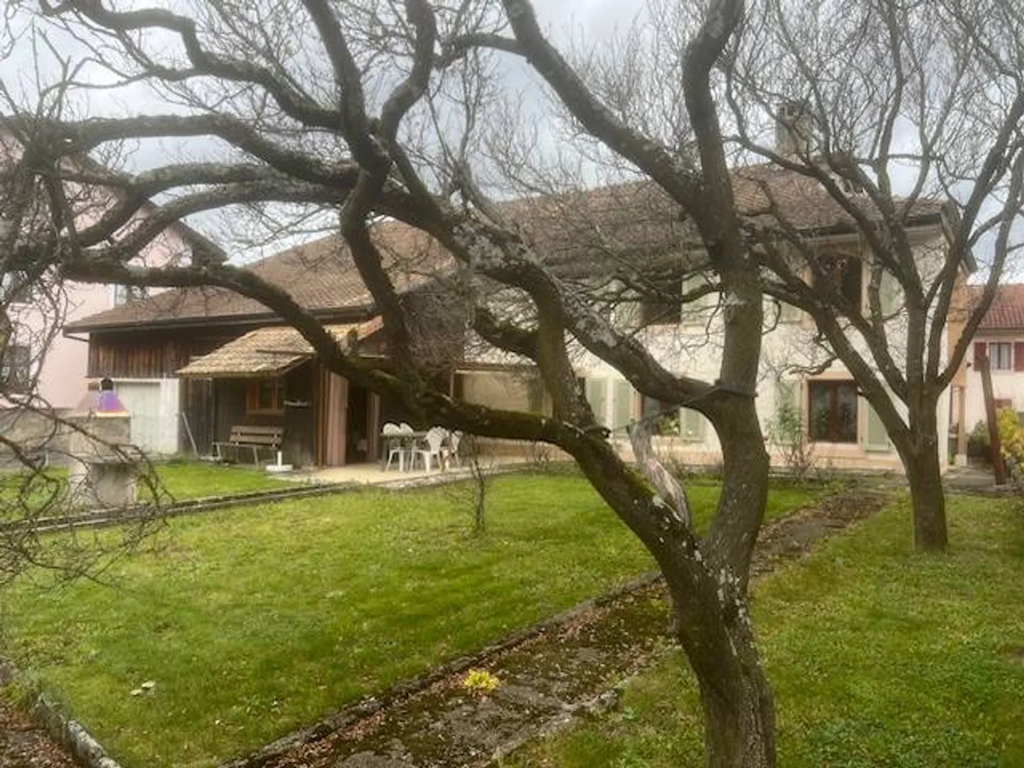 10 Chambres, Terrain de 778 m2, Grande Adjacente Rurale - Photo 2 sur 13