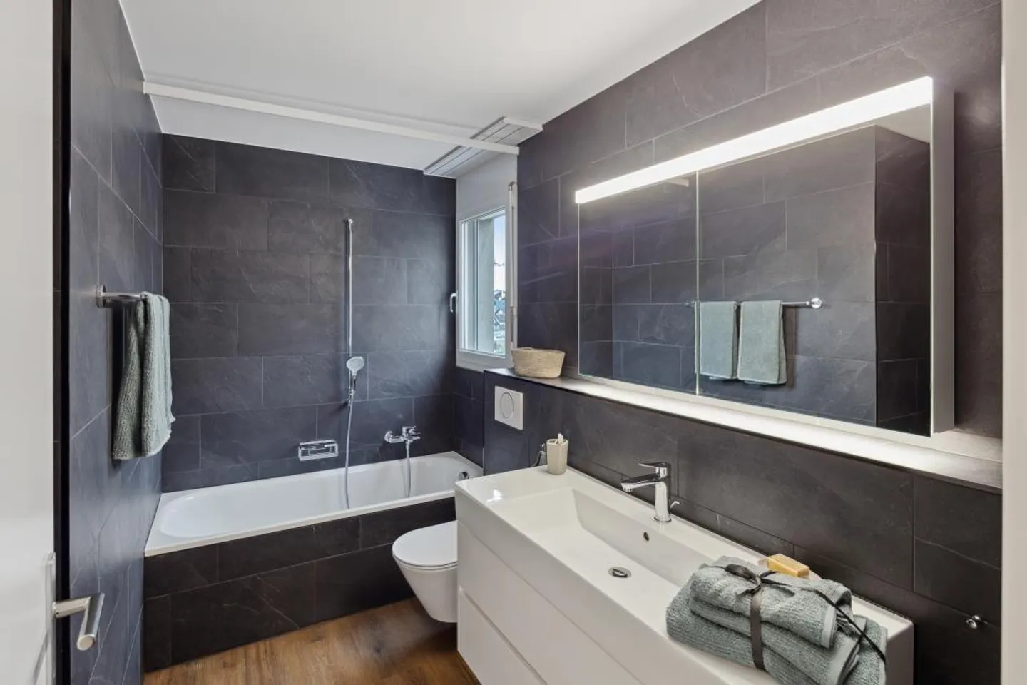 Appartamento attico di 4,5 stanze con grande terrazza e balcone - Foto 4 di 7
