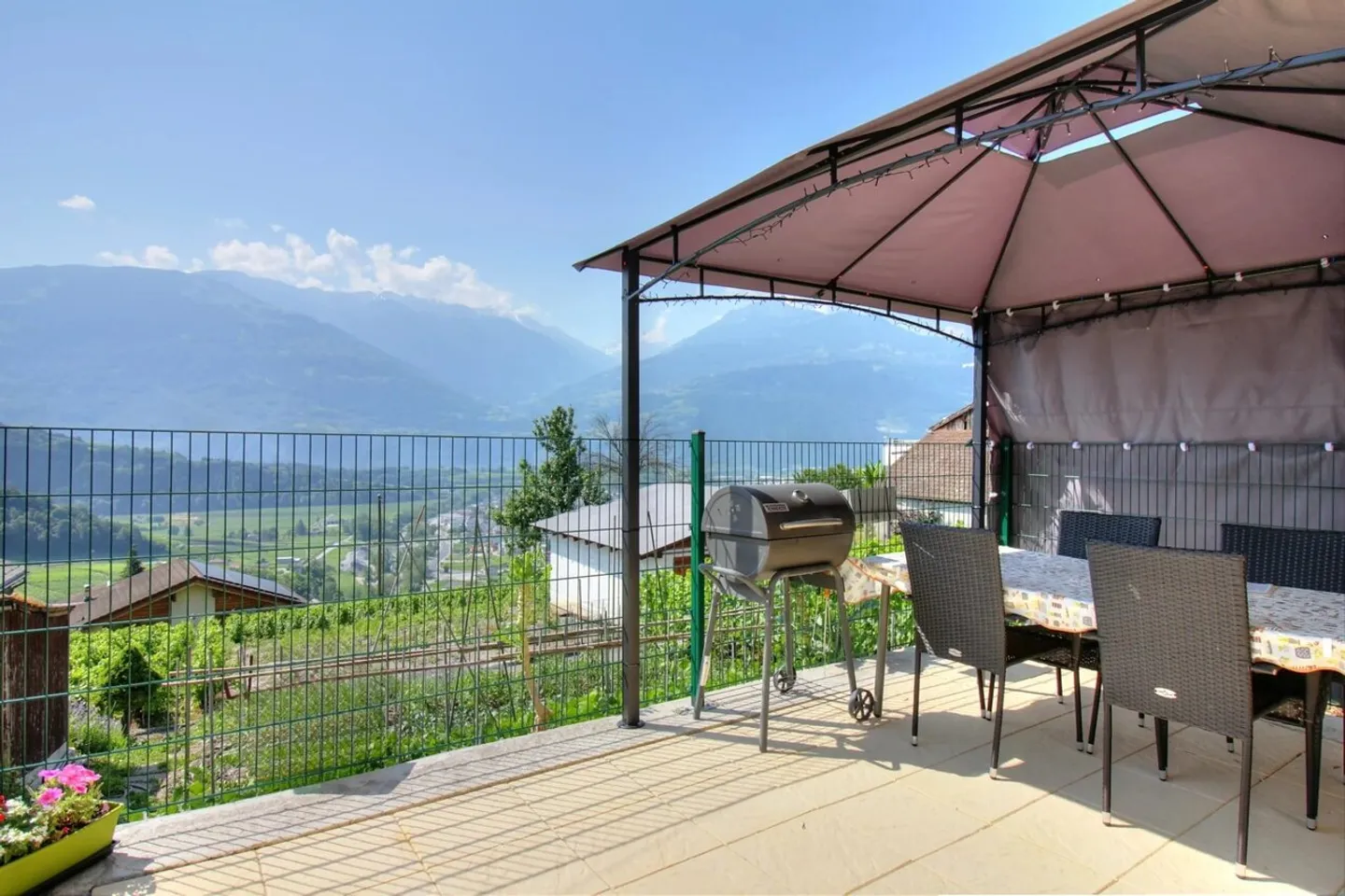 Maison villageoise avec appartement - Photo 1 sur 13