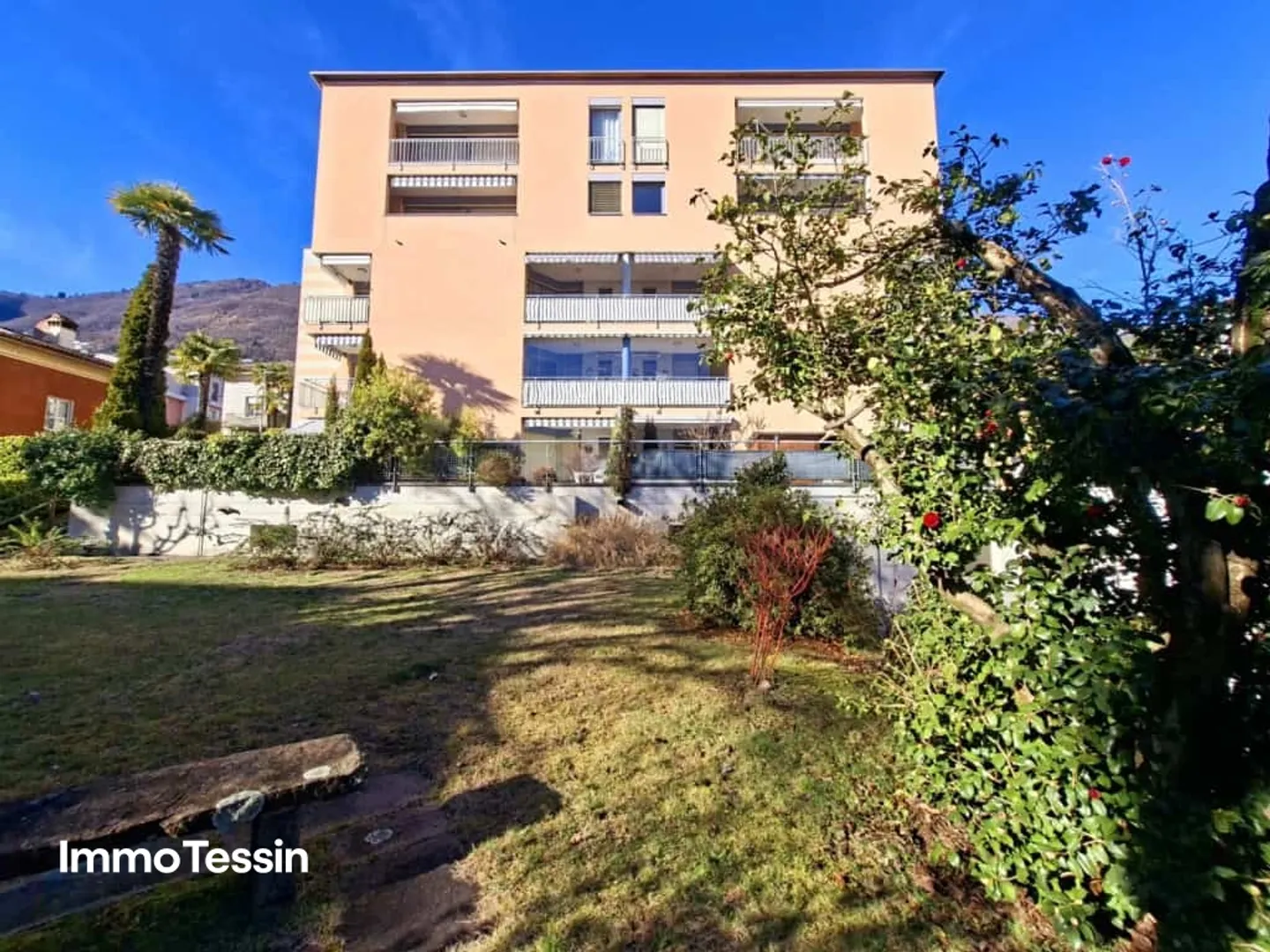 LOCARNO-MURALTO: Appartamento per vacanze perfetto vicino alla passeggiata del lago con giardino privato in una posizione ideale tra il lago e il centro città - Foto 6 di 13