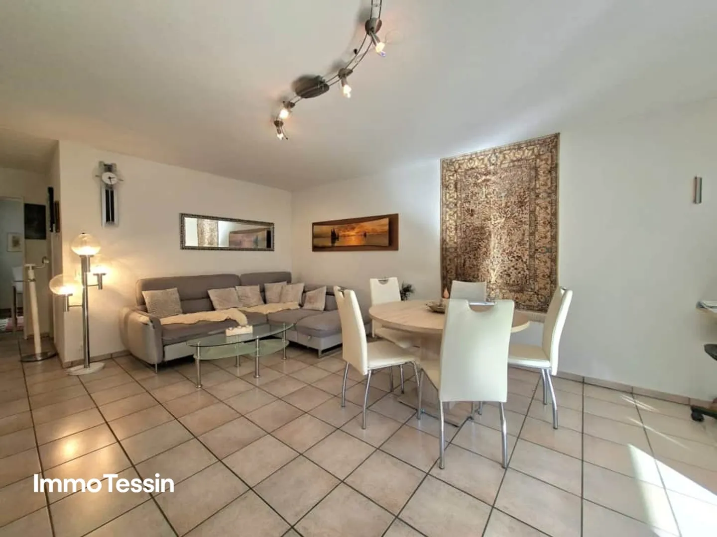 LOCARNO-MURALTO: Appartamento per vacanze perfetto vicino alla passeggiata del lago con giardino privato in una posizione ideale tra il lago e il centro città - Foto 9 di 13