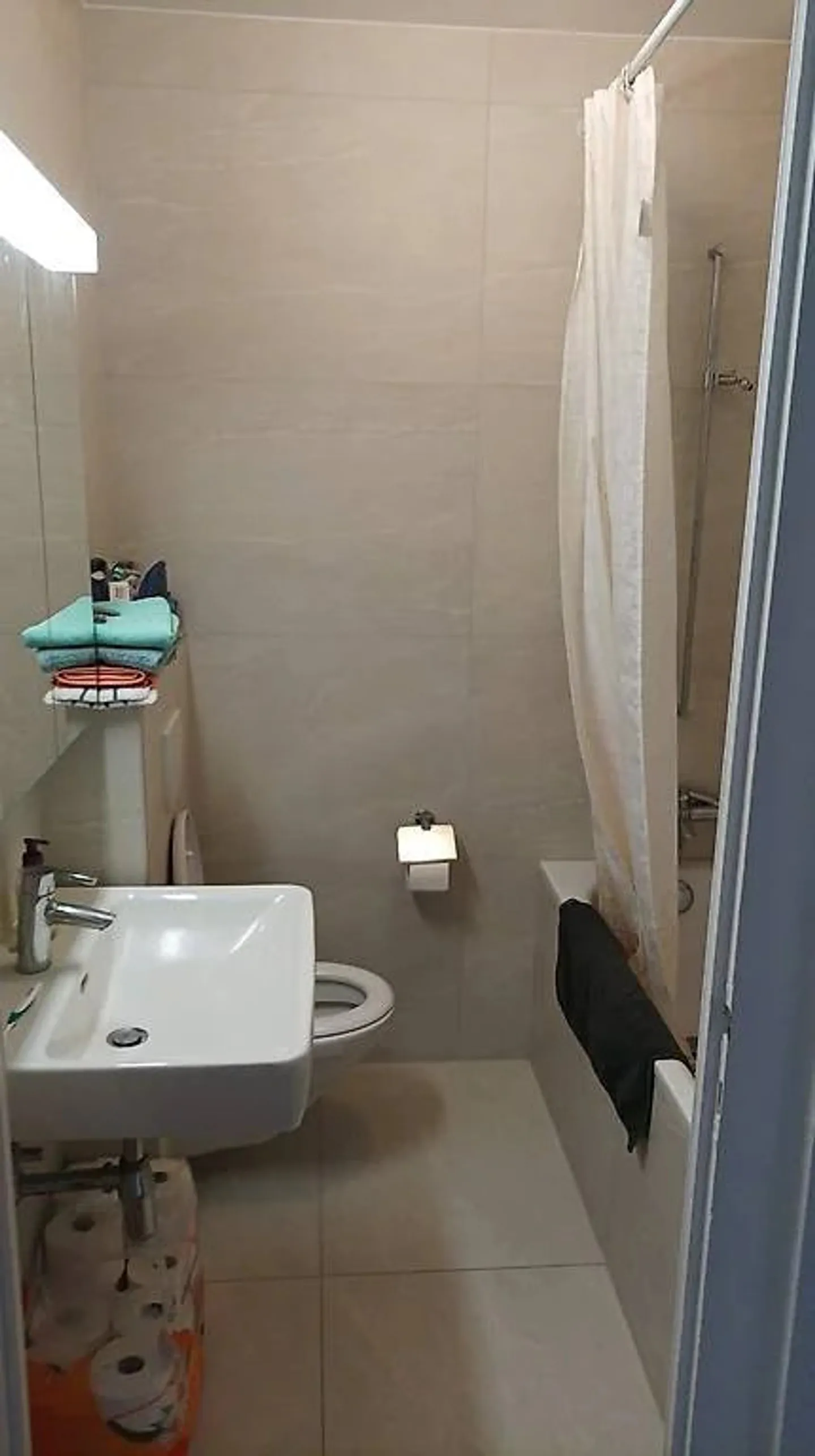 2-room apartment in Plainpalais - Photo 2 of 3