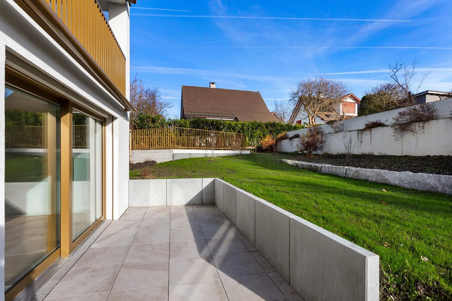 Exclusive Garden Refuge with Elegance - Photo 7 of 8