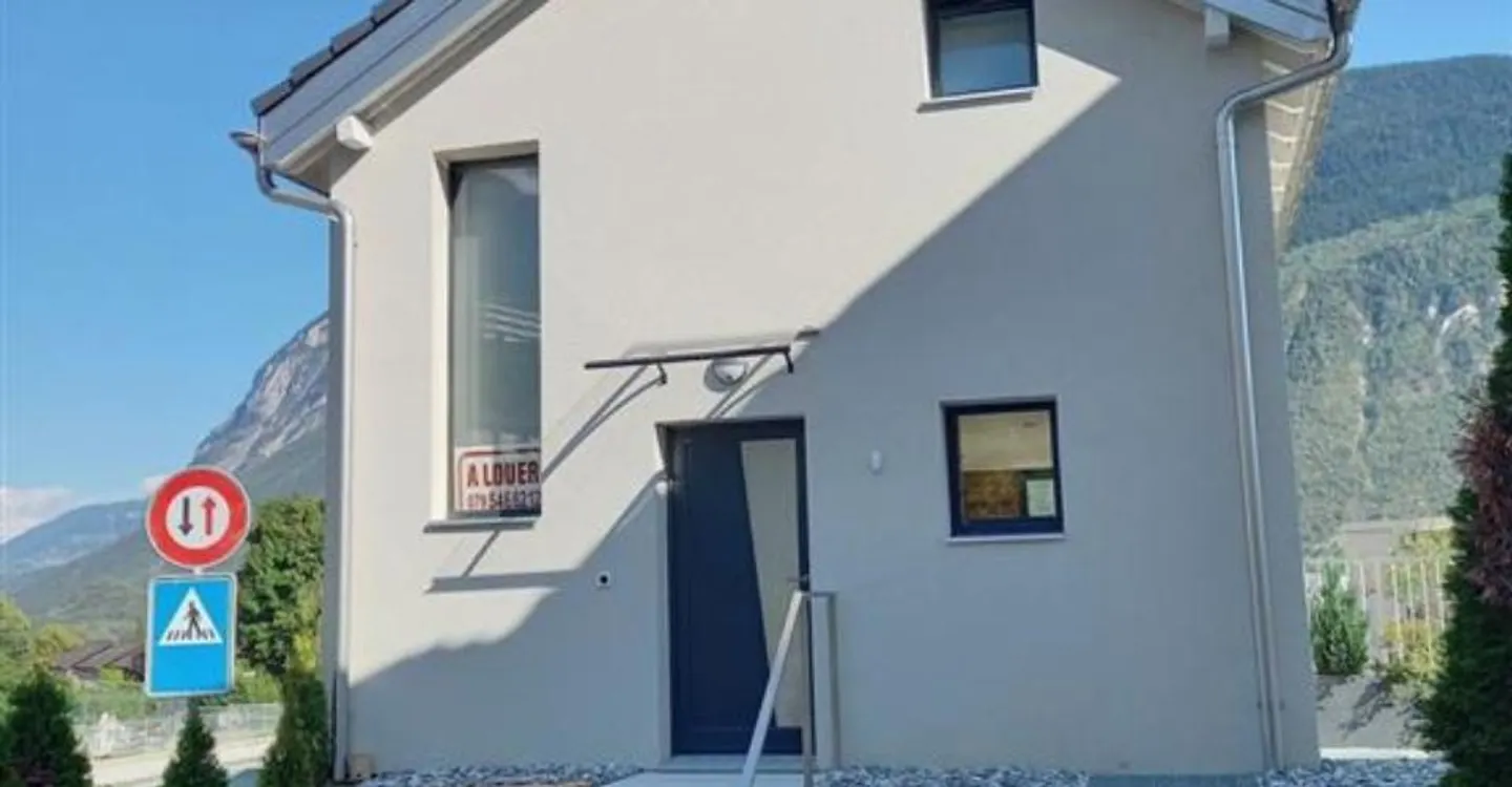 Haus, 4.5, 135 - Foto 1 von 8